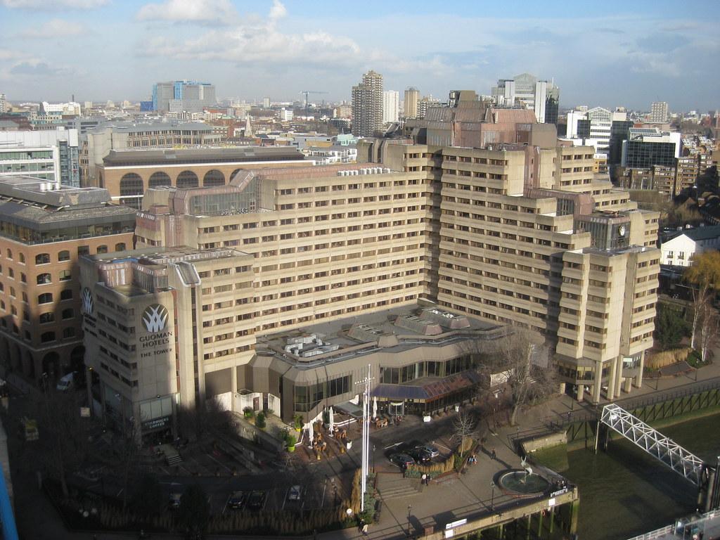 The Tower Hotel, By Thistle Londres Exterior foto The hotel in 2008