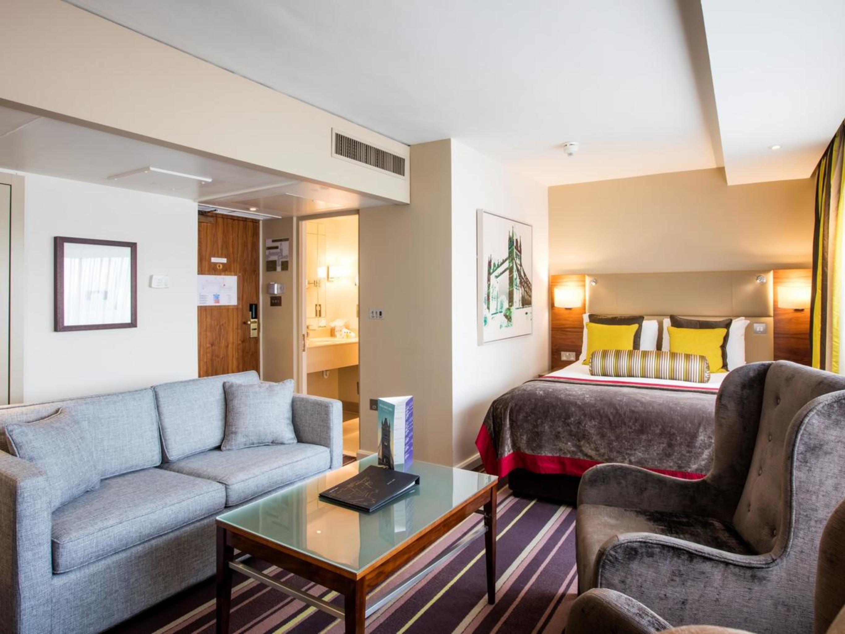The Tower Hotel, By Thistle Londres Exterior foto A room at the hotel