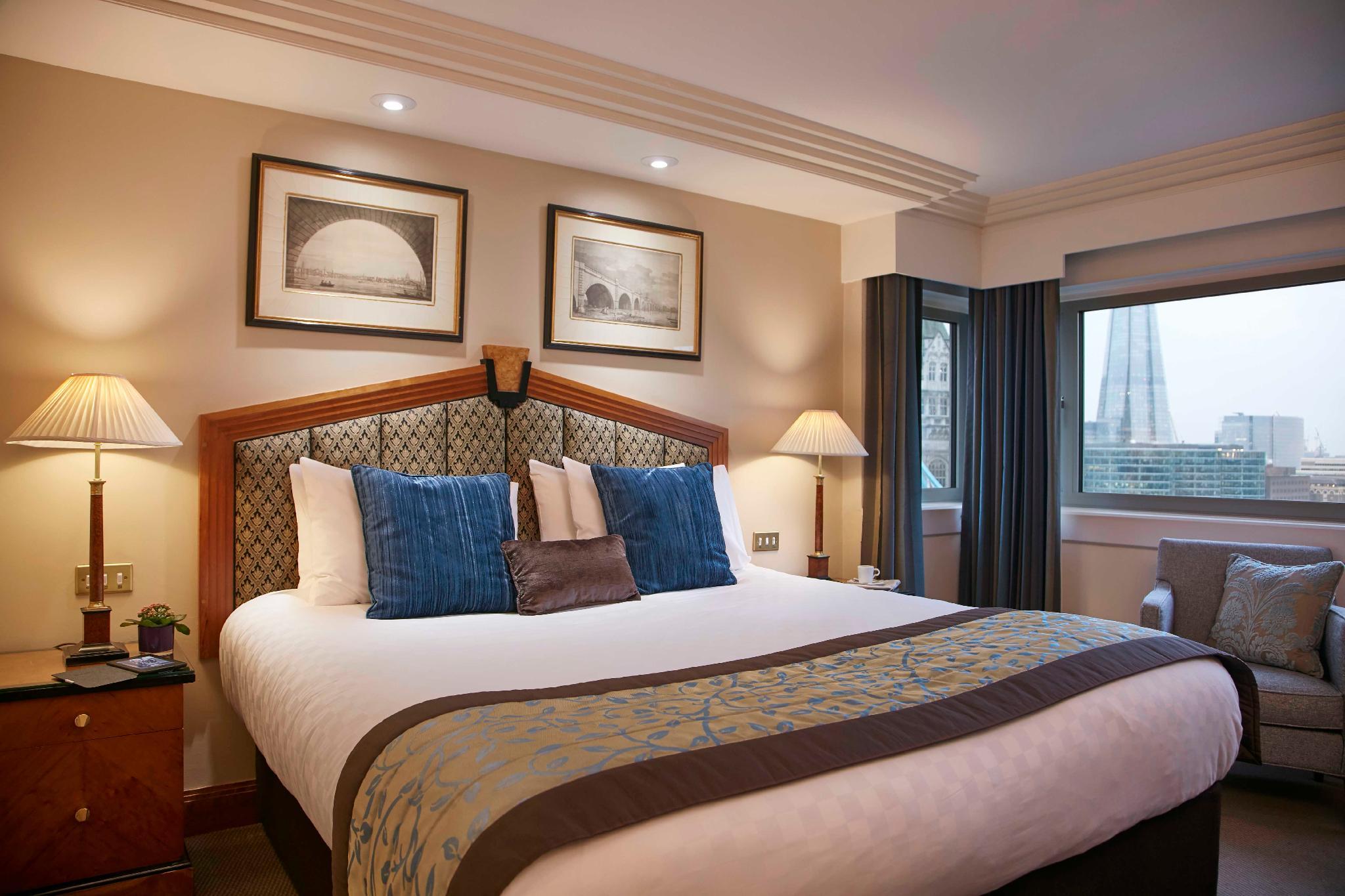The Tower Hotel, By Thistle Londres Exterior foto A room at the hotel