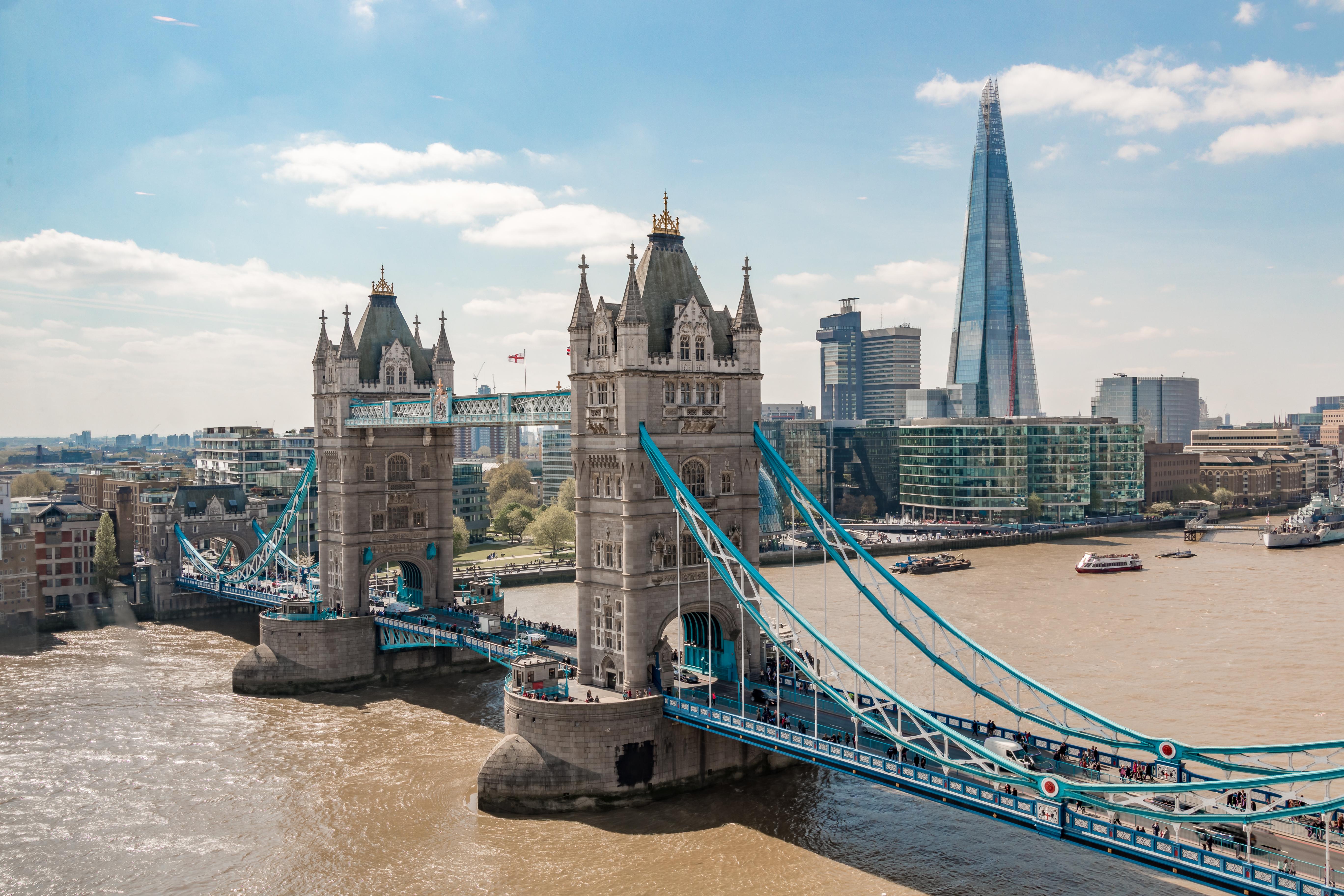 The Tower Hotel, By Thistle Londres Exterior foto Tower Bridge and the Shard